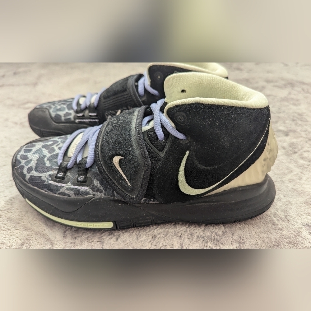 Kyrie Irving Asia 6’s Man's Size 4.5